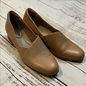 Clarks Women's Juliet Palm-Praline Dress Loafer | Size 6